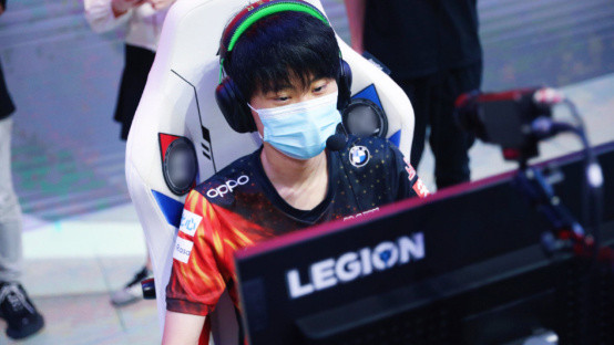 将皇马拖入 将皇马拖入