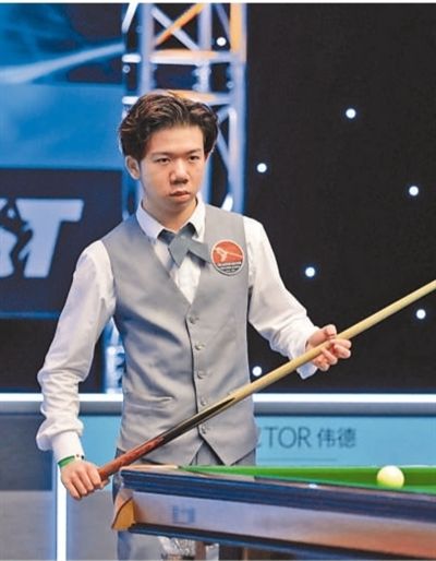 强化侧翼的 强化侧翼的