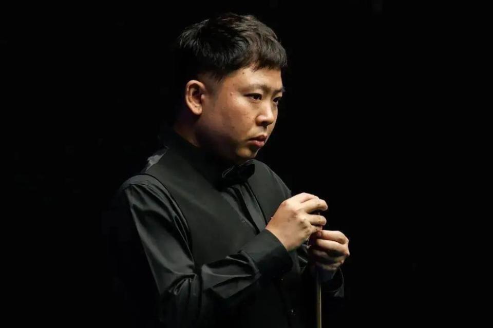 洲一线前锋